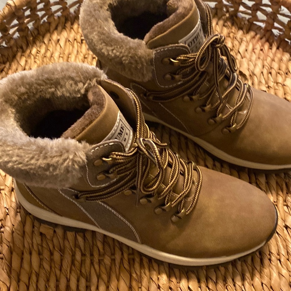 Winter, hiking 🥾 boots